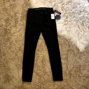 Articles of Society Sarah black skinny jeans. NWT. Size 26.